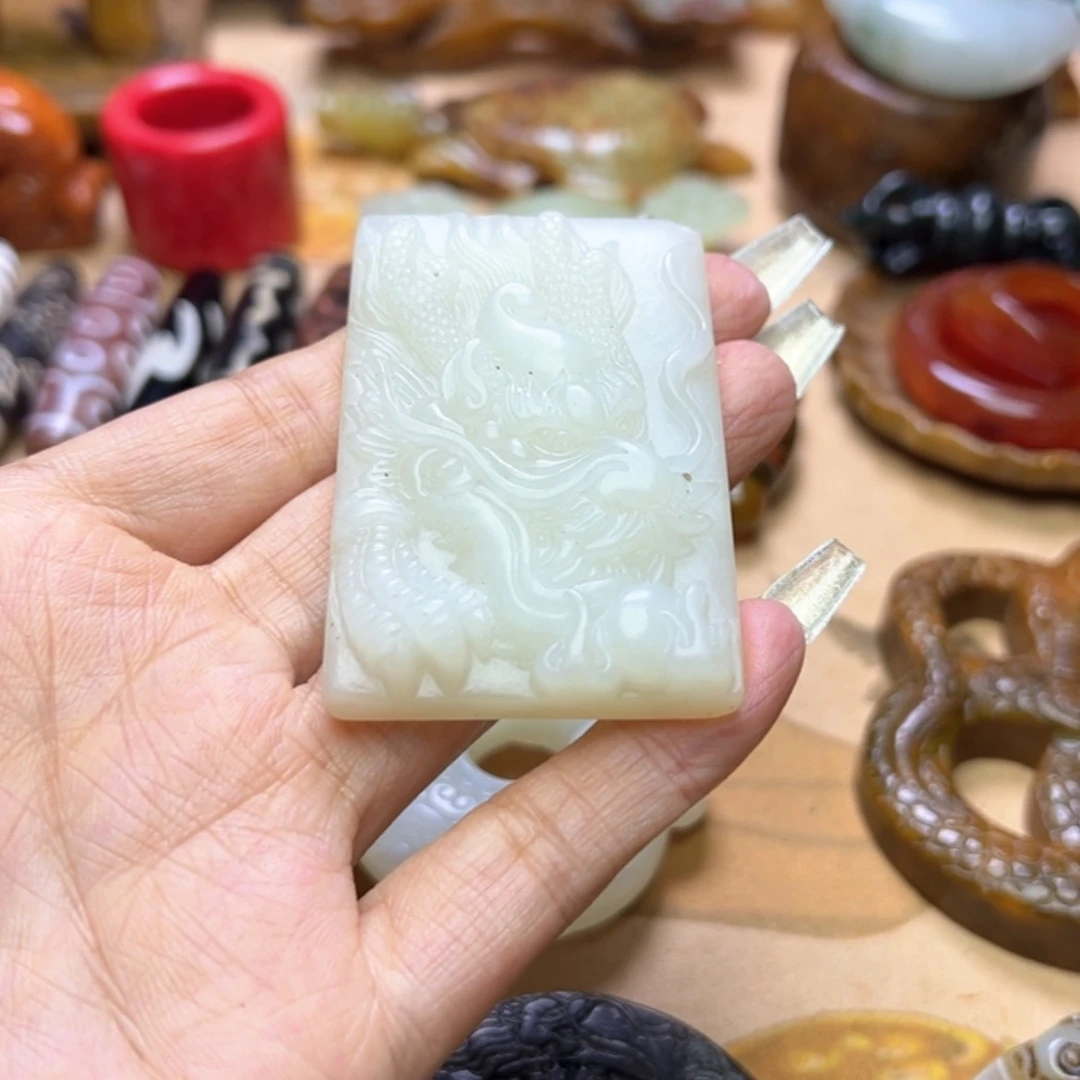 【闪购商品】蛇纹石玉颈饰未镶嵌