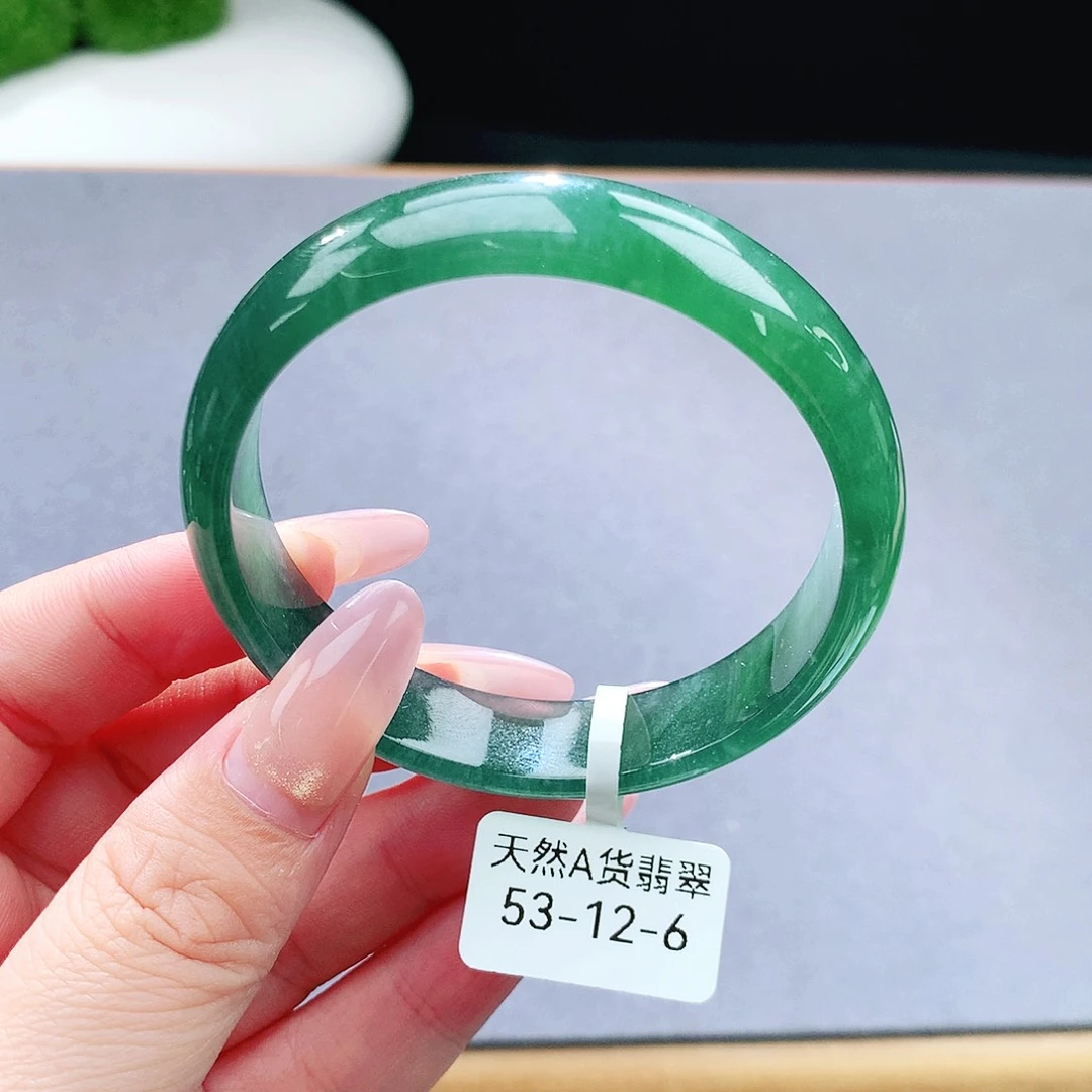 未镶嵌手镯（圆镯）翡翠