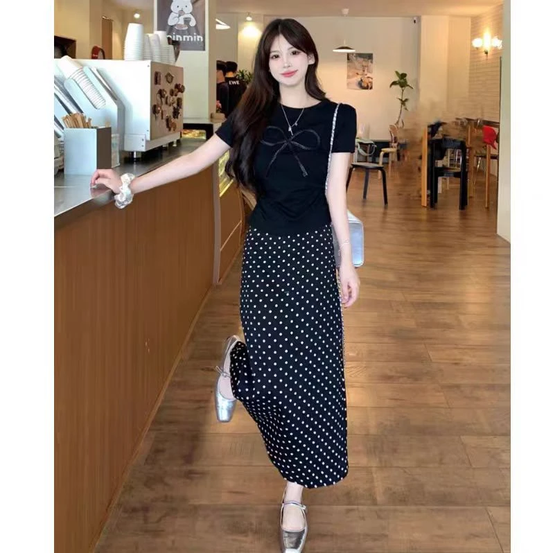 （万达专柜）一整套时尚蝴蝶结t恤上衣波点半身裙显瘦减龄套装1795