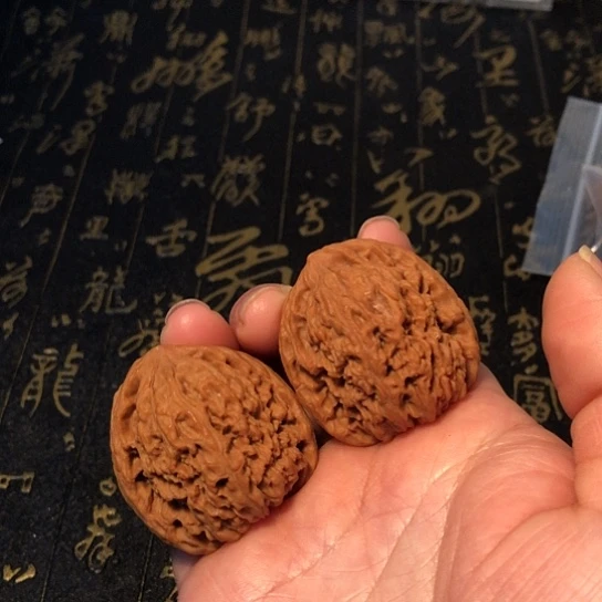 文玩核桃把件南疆石38mm
