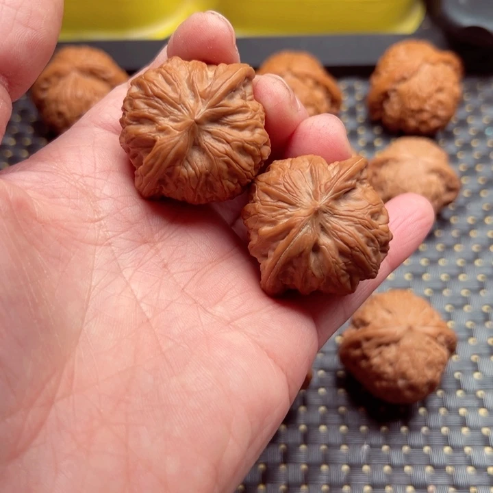 文玩核桃吊坠╰****。