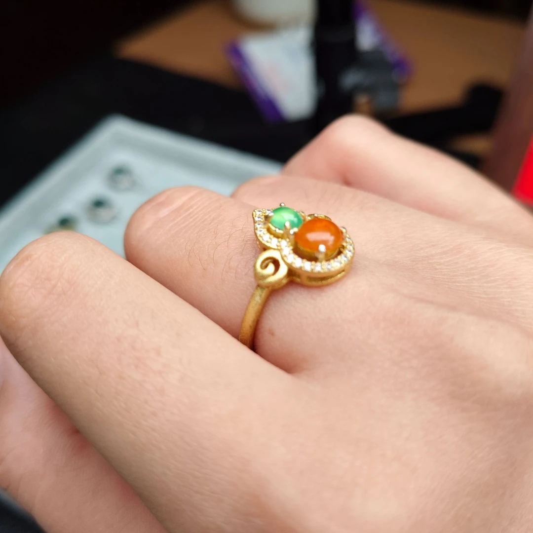 纯天然A货翡翠戒指 (基地发货  带证书）翡翠蛋面戒指女士时尚