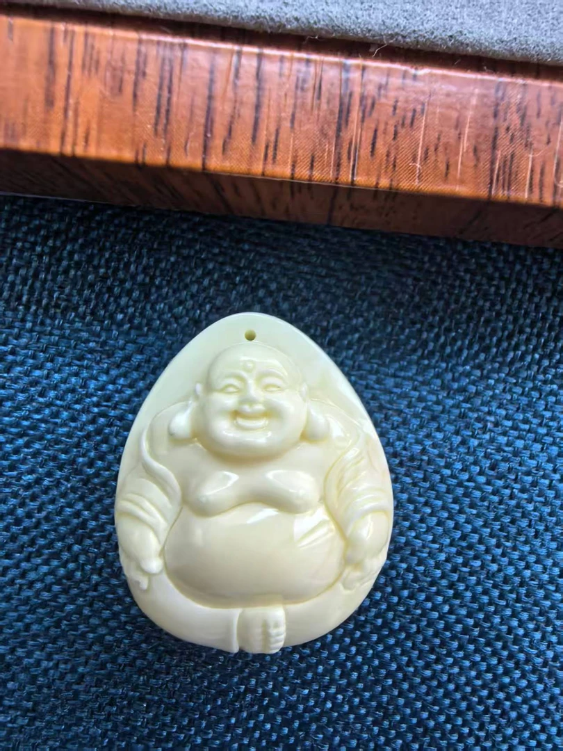 天然蜜蜡天然瓷白蜜蜡精工雕刻笑佛雕刻件