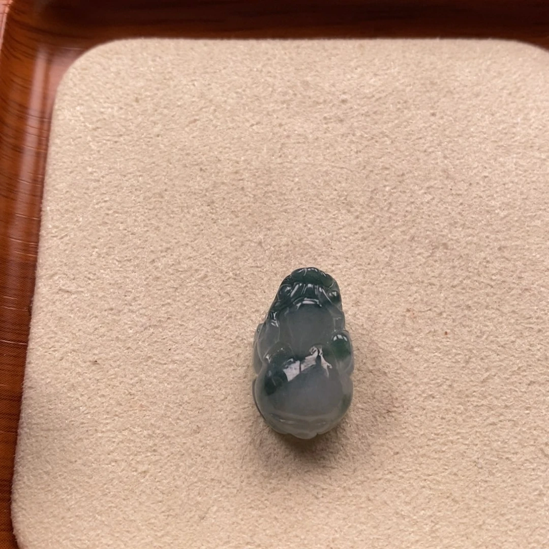 翡翠未镶嵌颈饰如意貔貅