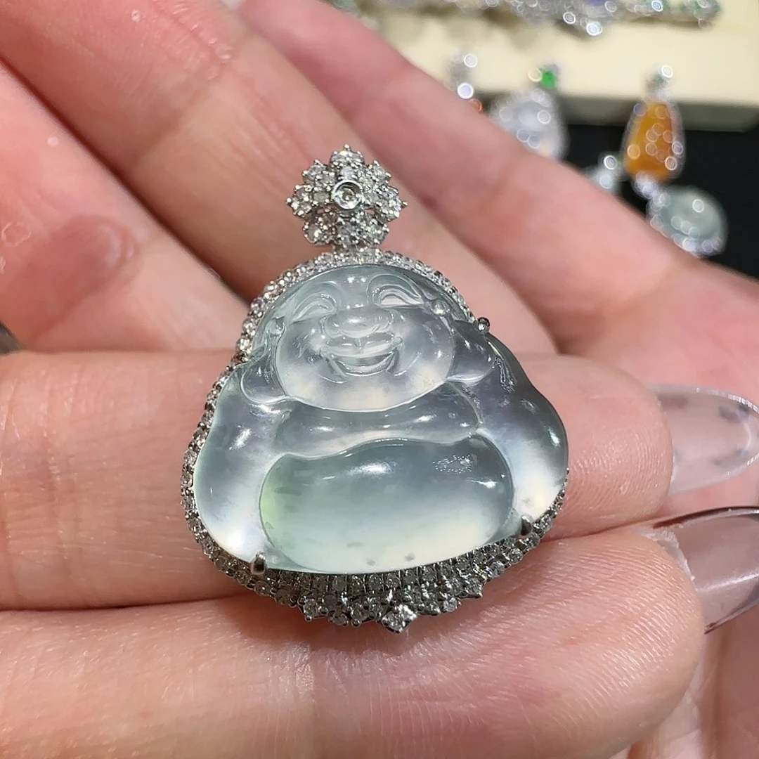 【闪购商品】颈饰18K金镶嵌翡翠