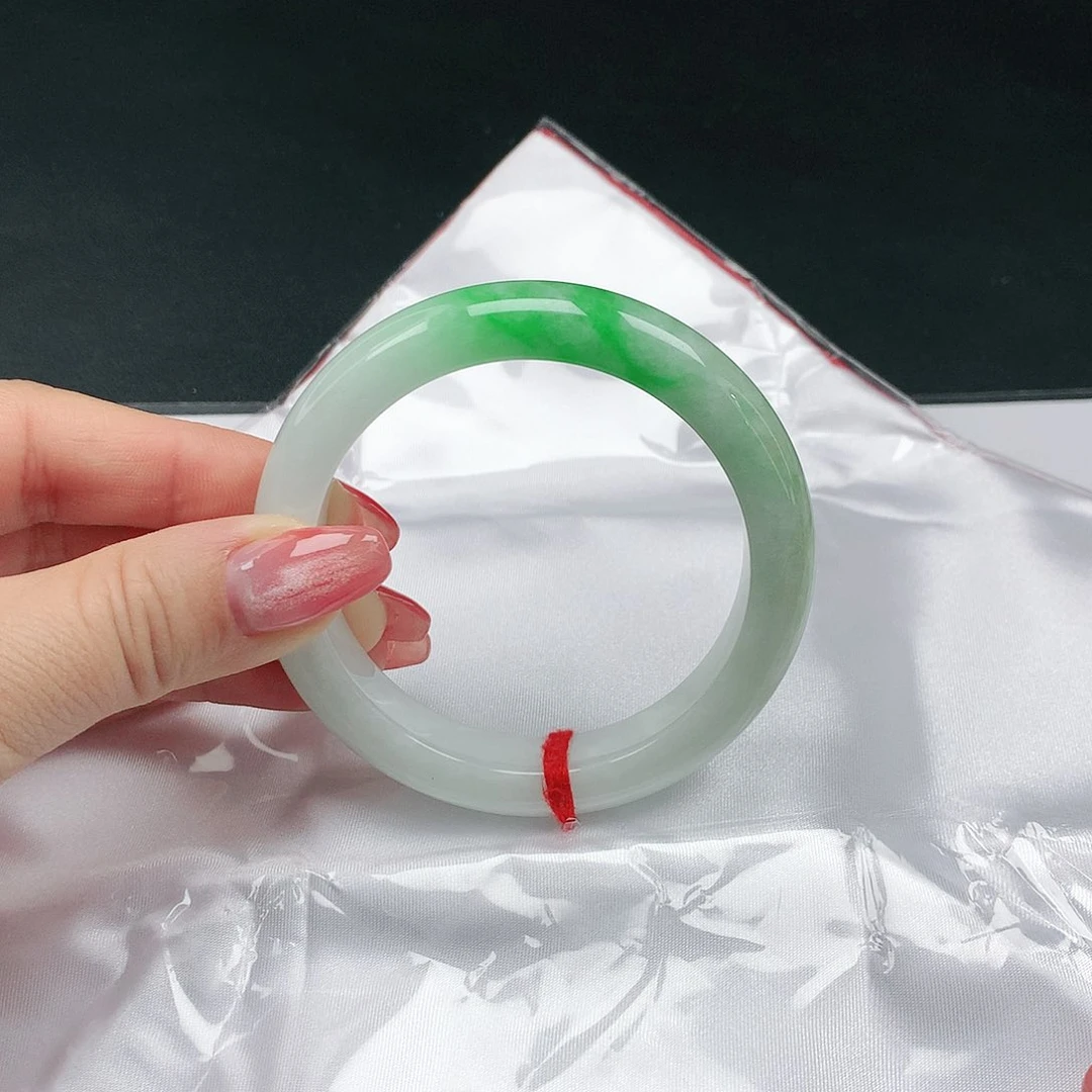 翡翠手镯未镶嵌翡翠377