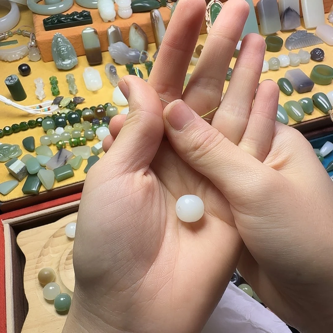 ****️和田玉未镶嵌颈饰