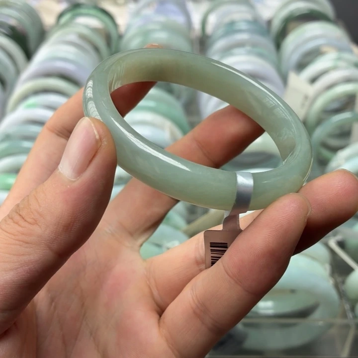 翡翠未镶嵌手镯翡翠手镯