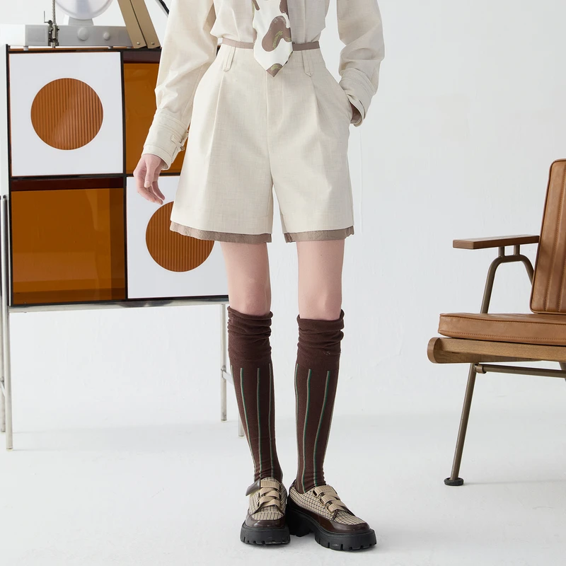 谜底短裤女士2025春新品通勤百搭时髦都市感休闲直筒裤251MK0057