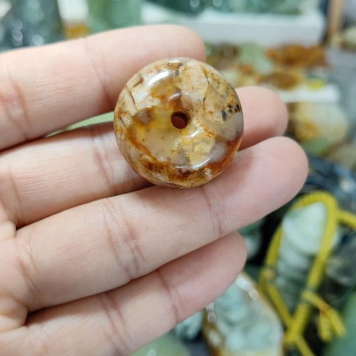 岫玉未镶嵌挂坠款