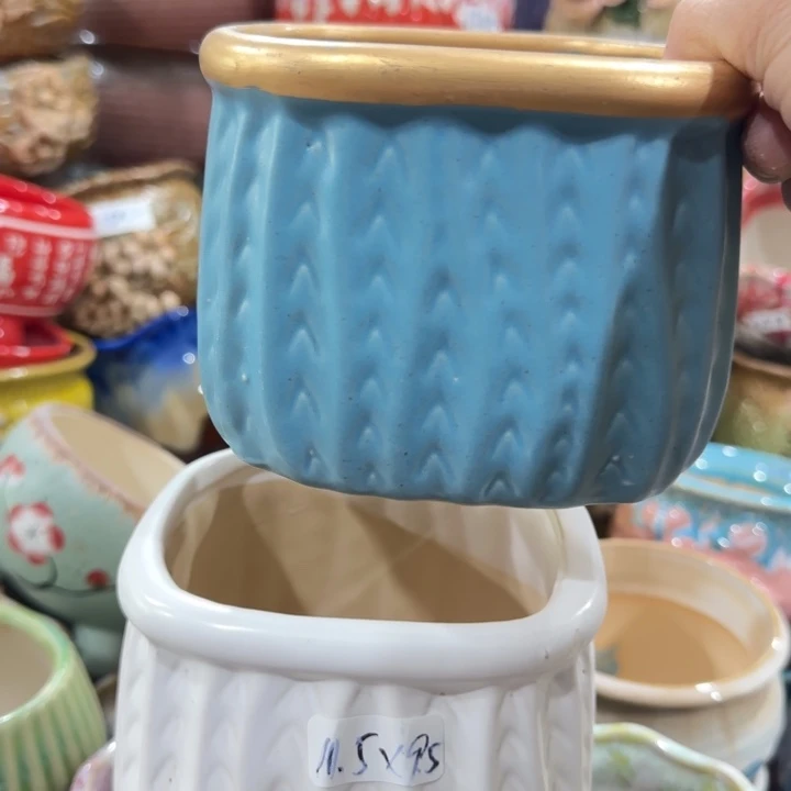 凑9块包邮，有孔花盆