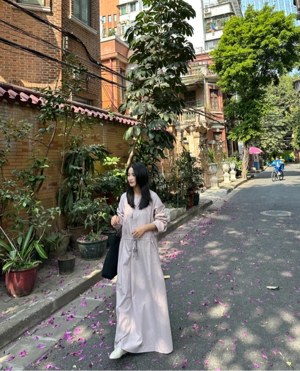 2025年早春《大牌气质感连衣裙》OL穿搭