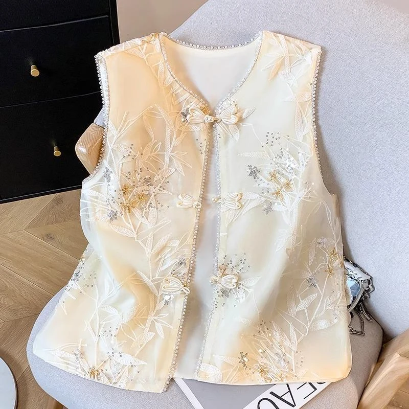 新中式马甲今年新款国风高级感气质坎肩背心重工刺绣钉珠盘扣上衣
