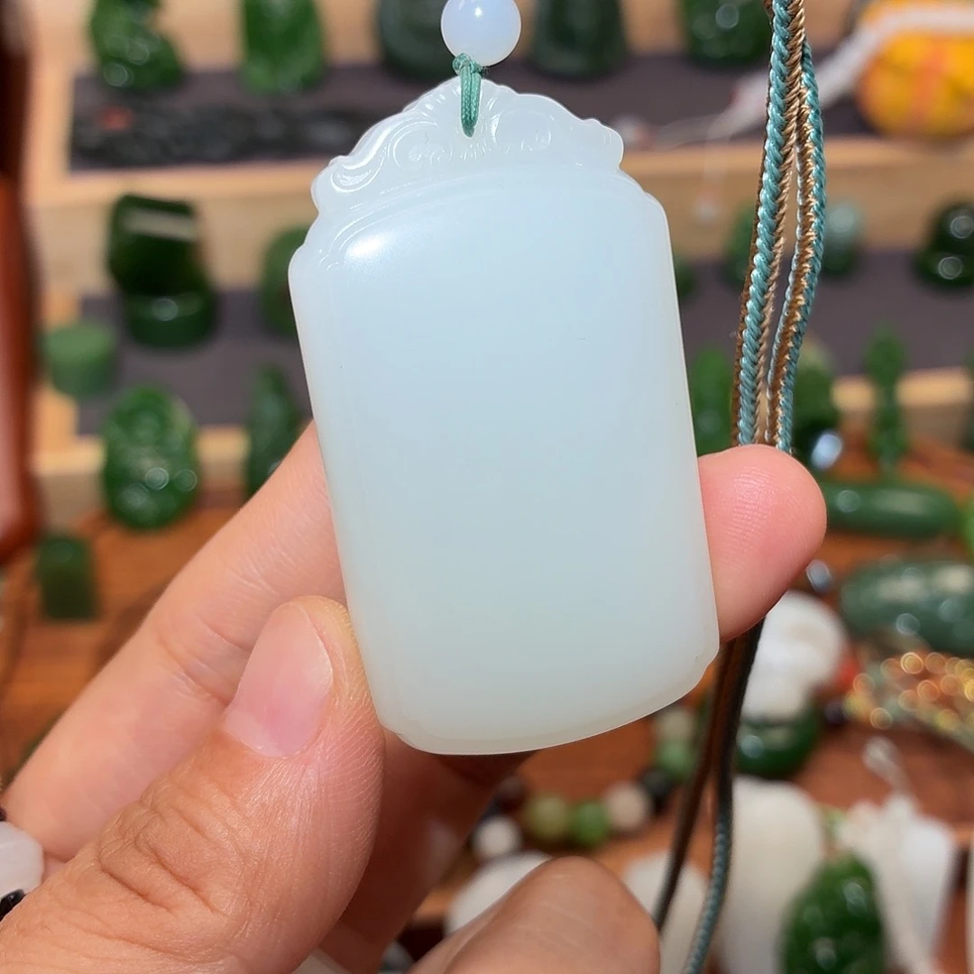 高***t和田玉未镶嵌颈饰