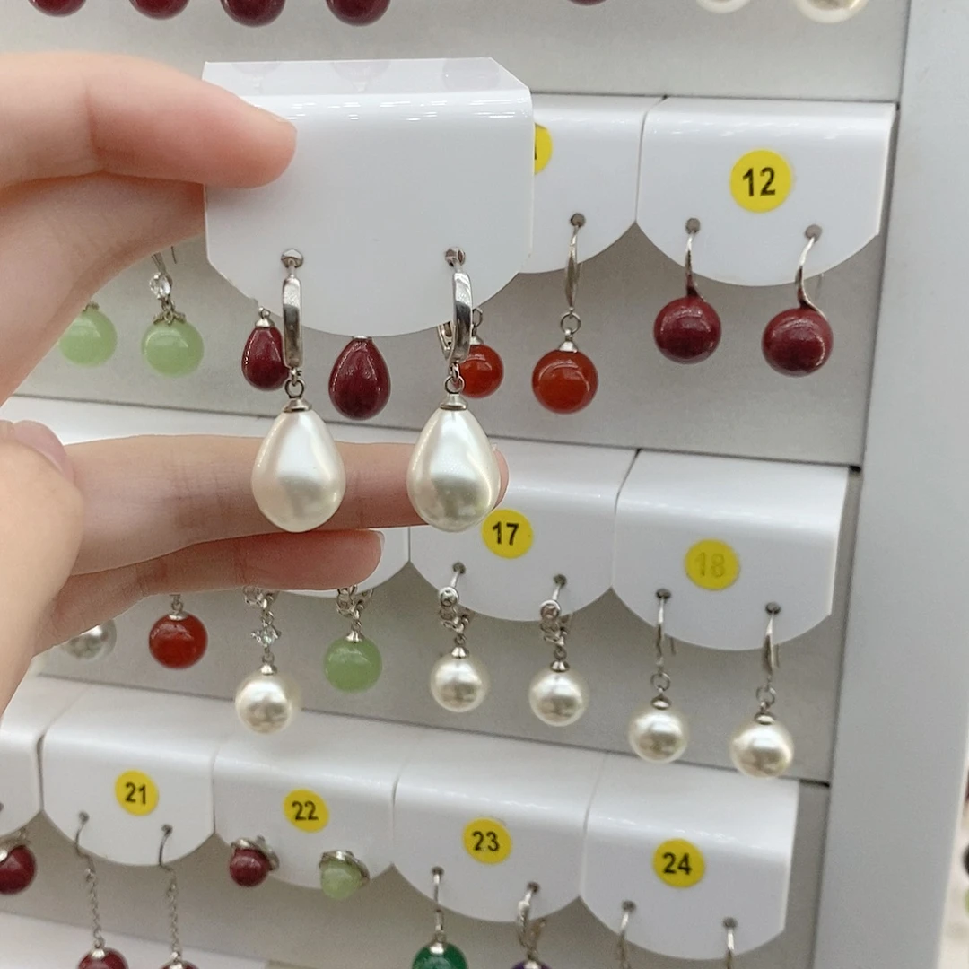 925银水滴的白色的