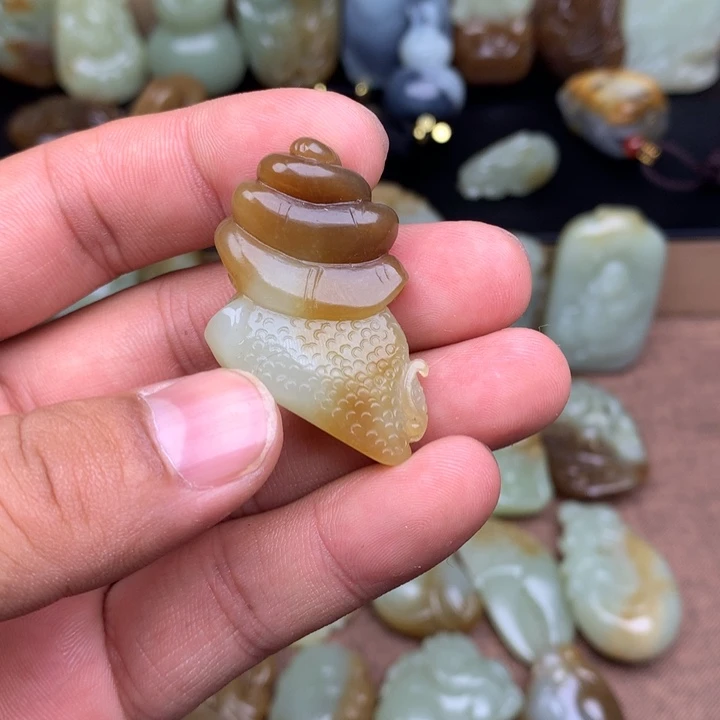 和田玉（糖玉）未镶嵌颈饰