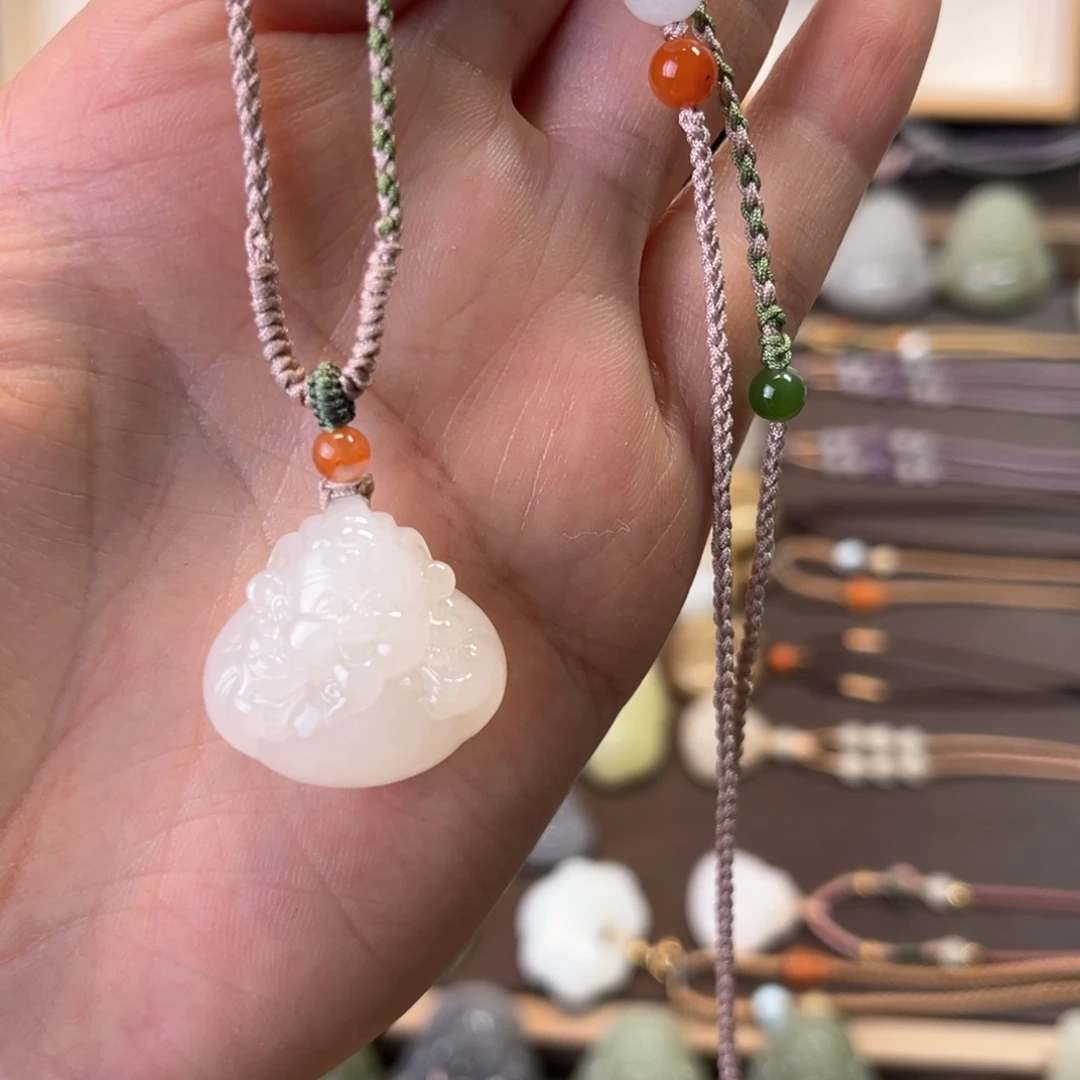 和田玉颈饰未镶嵌气*财神爷