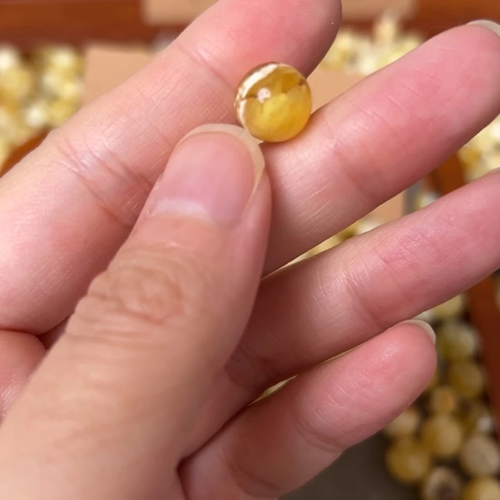 蜜蜡未镶嵌裸石9.8mm一个