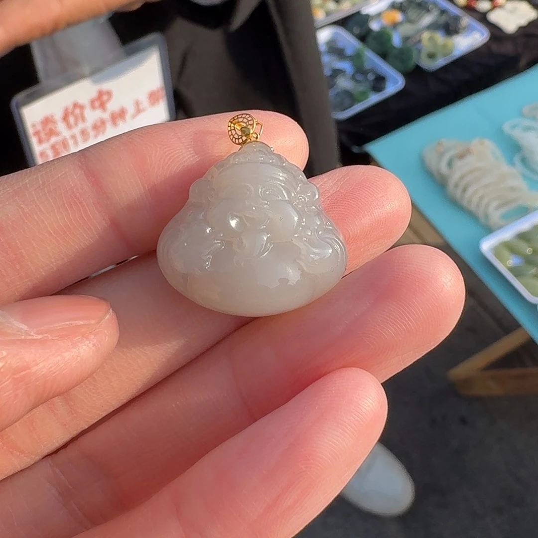 和田玉财神18K金镶嵌310小杨卡22左右青海料