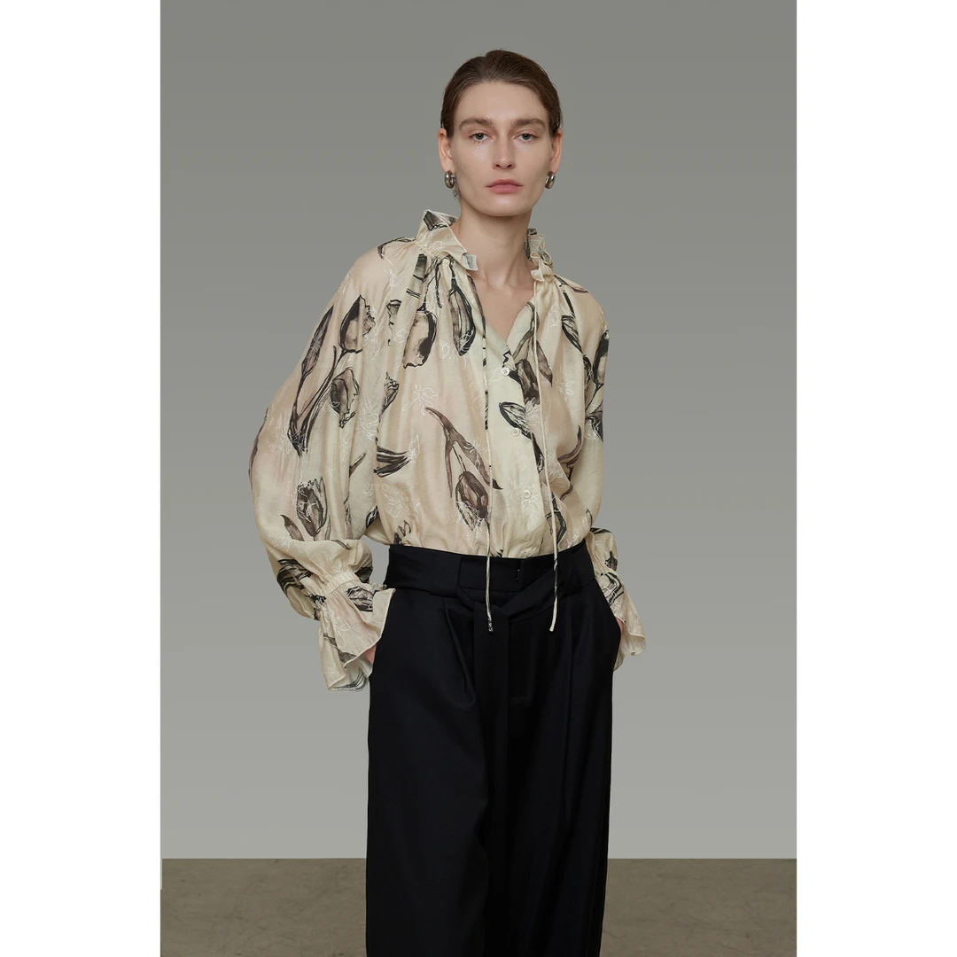 07.27上新【经典衬衫领 干练随性百搭】复古印花喇叭袖衬衫UQ25S141