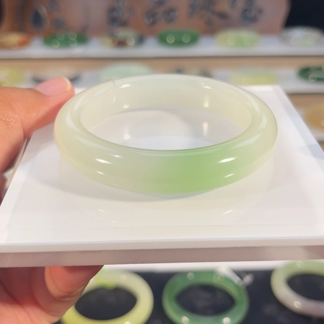 和田玉未镶嵌手镯白底翠青一口翠