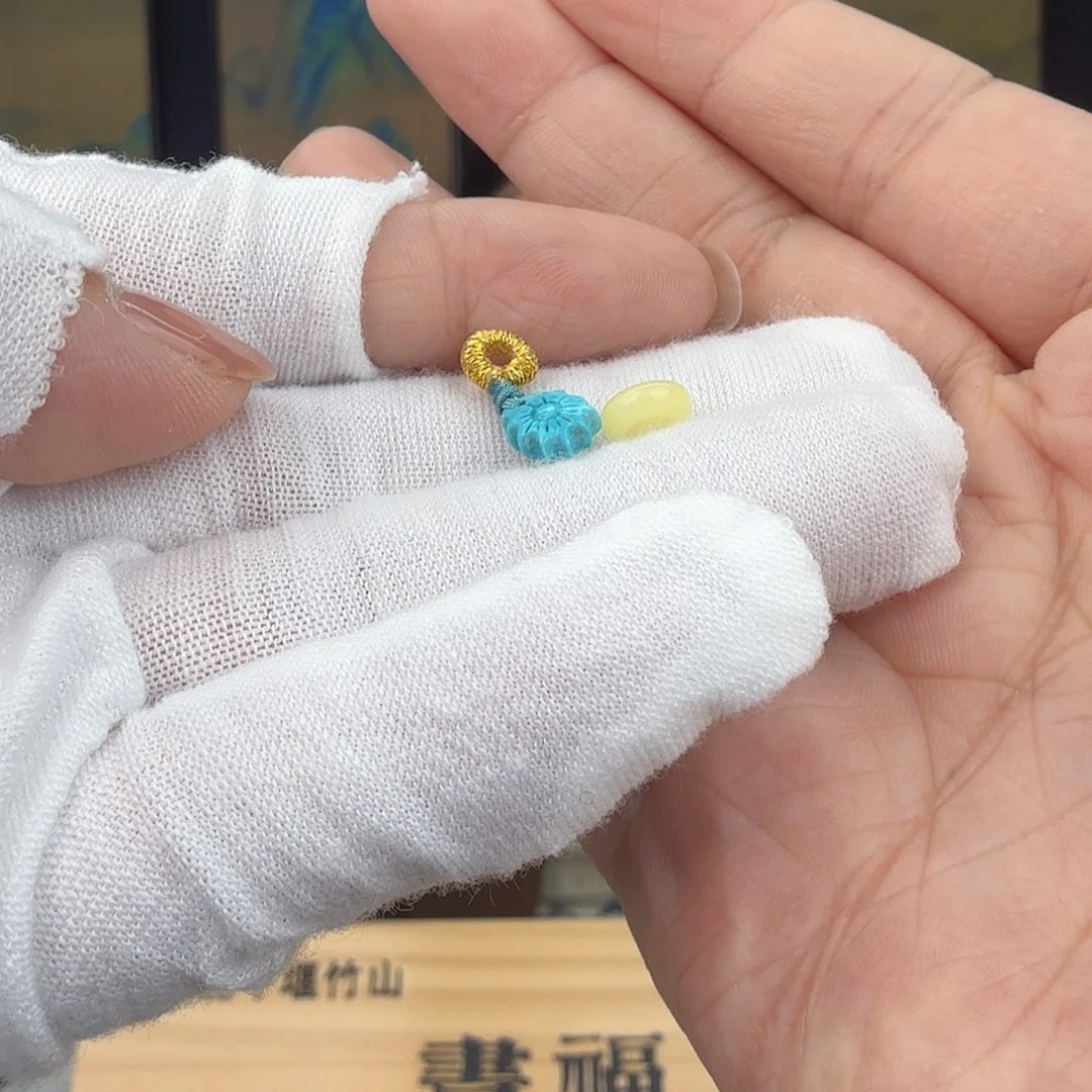 C***u琥珀未镶嵌珠宝奇石