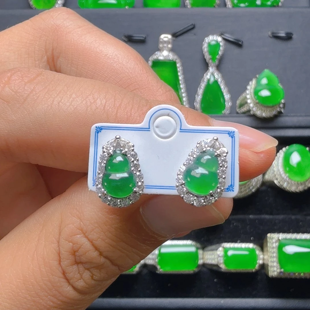 颈饰未镶嵌翡翠耳钉