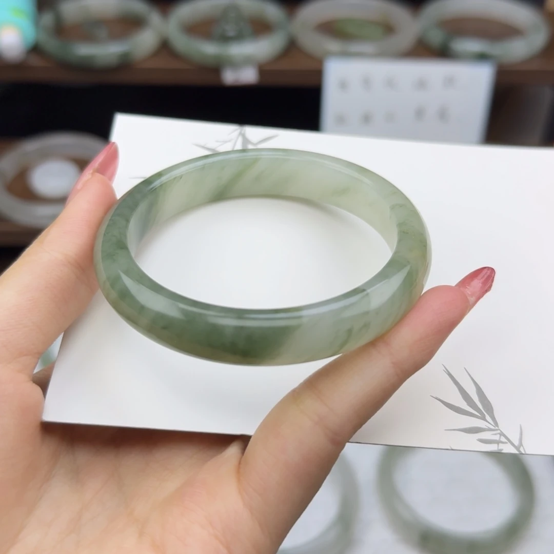 石英质玉（天山翠）未镶嵌手镯58.4圈口