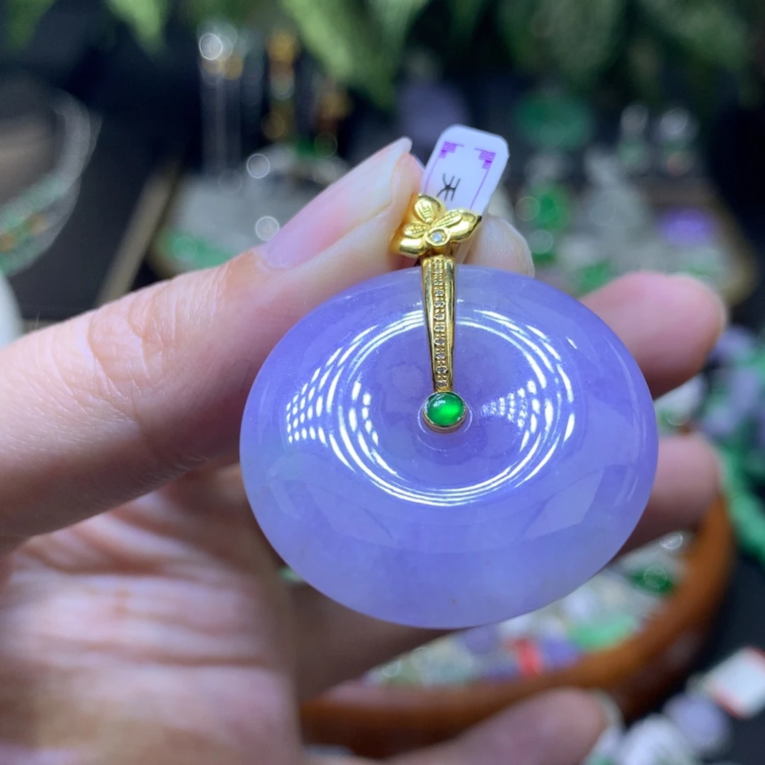 颈饰18K金镶嵌翡翠