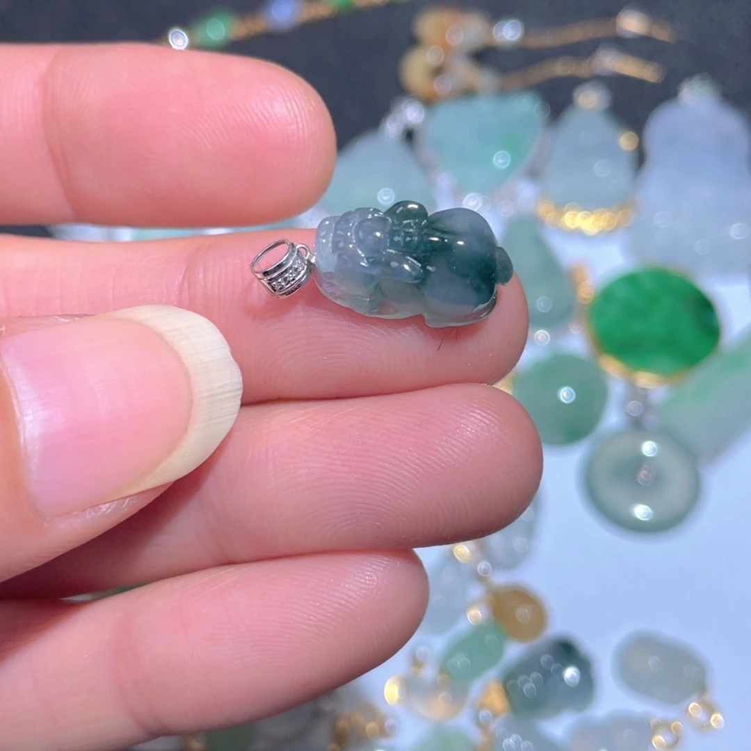 翡翠颈饰18K金镶嵌翡翠