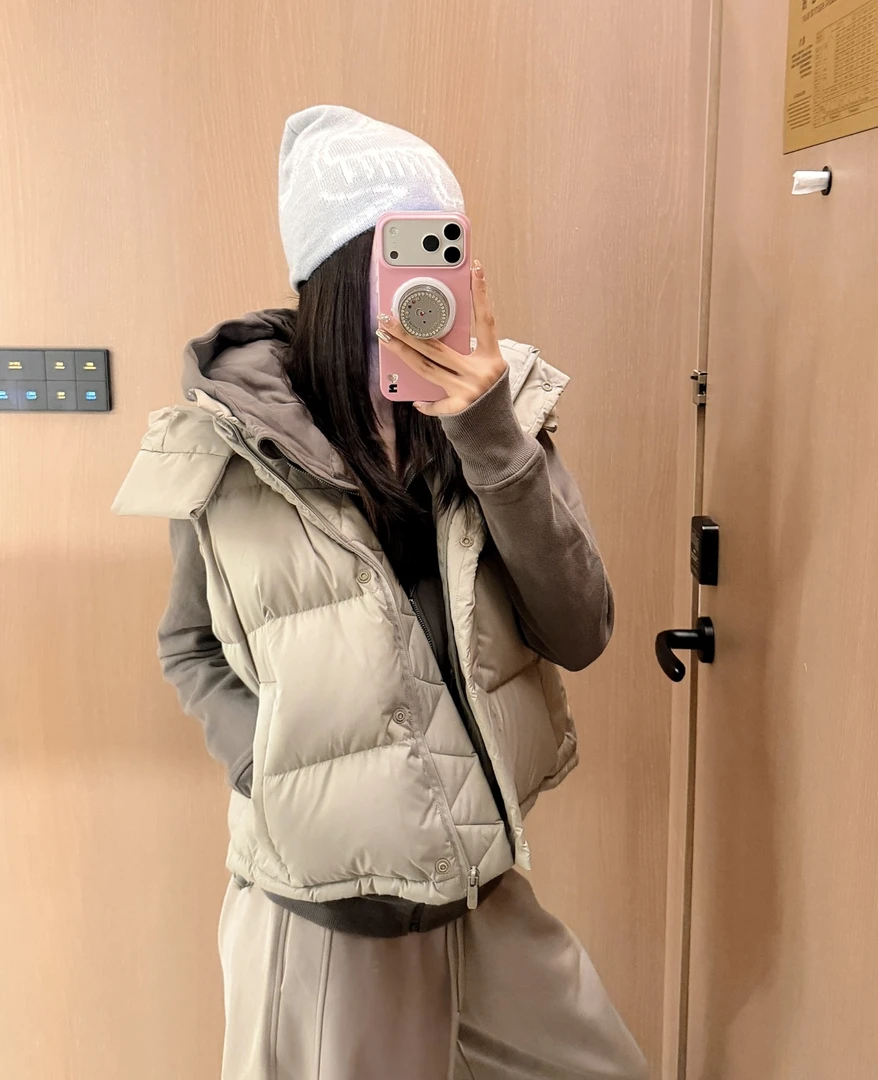 四格连帽运动保暖羽绒马甲