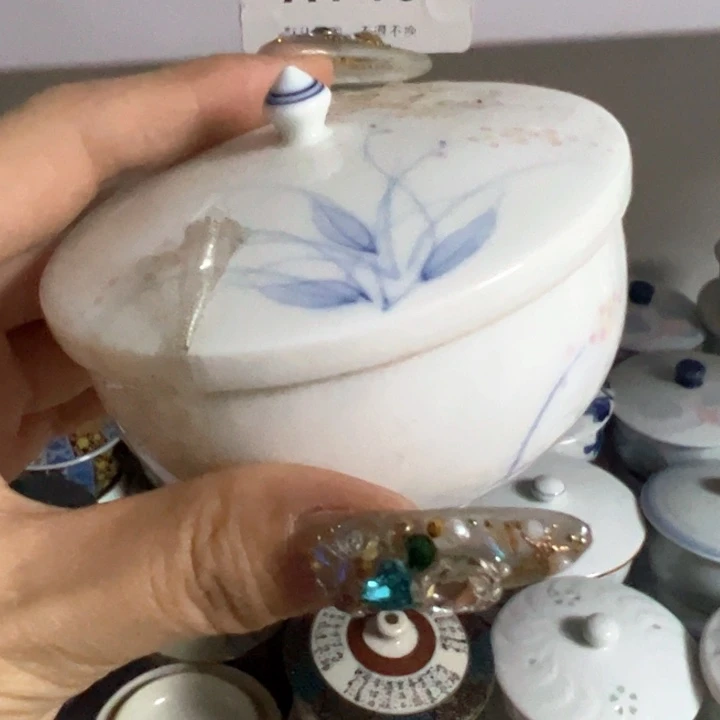 盖碗陈**子瓷器直播放漏中