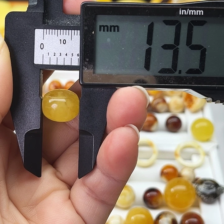 琥珀颈饰未镶嵌18