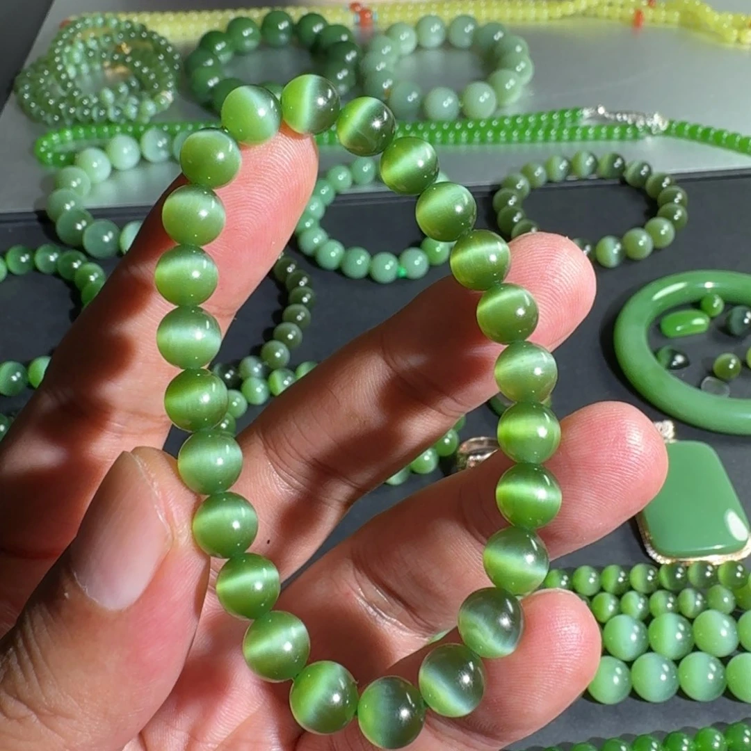 手串未镶嵌和田玉（碧玉）山****人