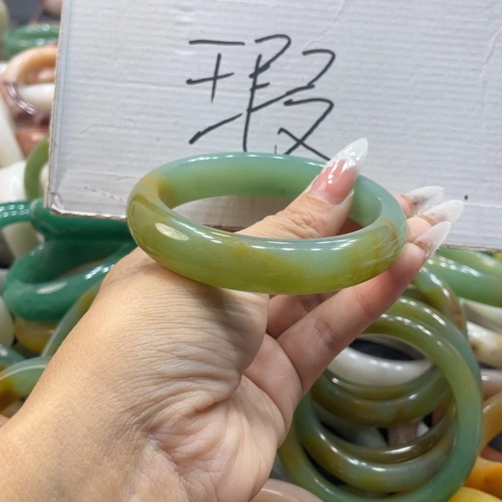 幸***天石英质玉未镶嵌珠宝奇石