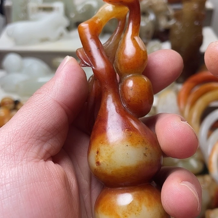 烈***马和田玉未镶嵌颈饰