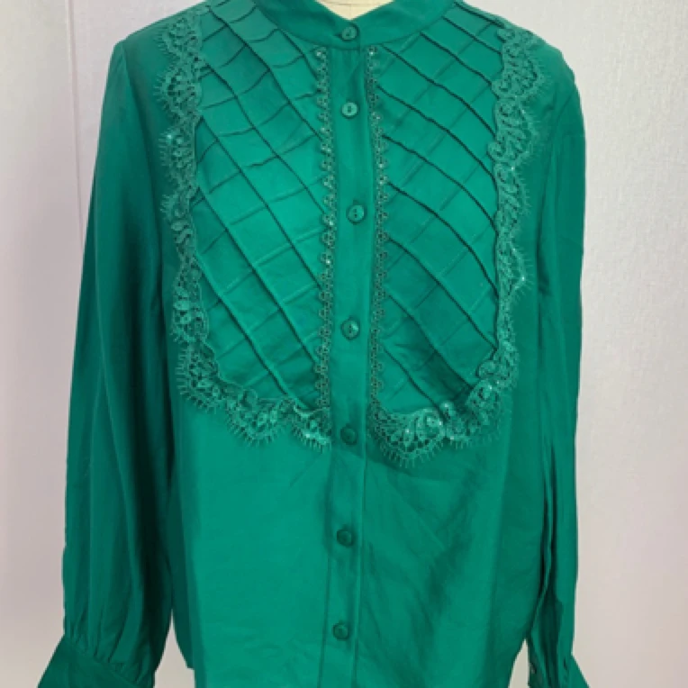 大码女装蕾丝拼接衬衫春装洋气妈妈外穿百搭上衣