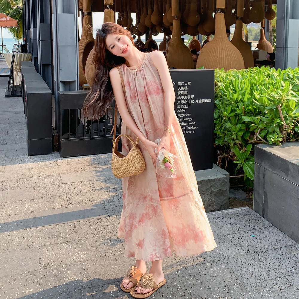 多巴胺粉色晕染无袖挂脖连衣裙女夏季新款法式温柔甜美设计感长裙
