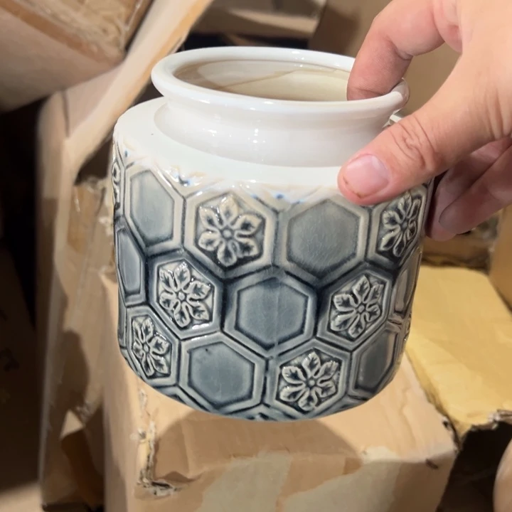 陶瓷花瓶摆件外贸出口（微瑕）高12口9公分