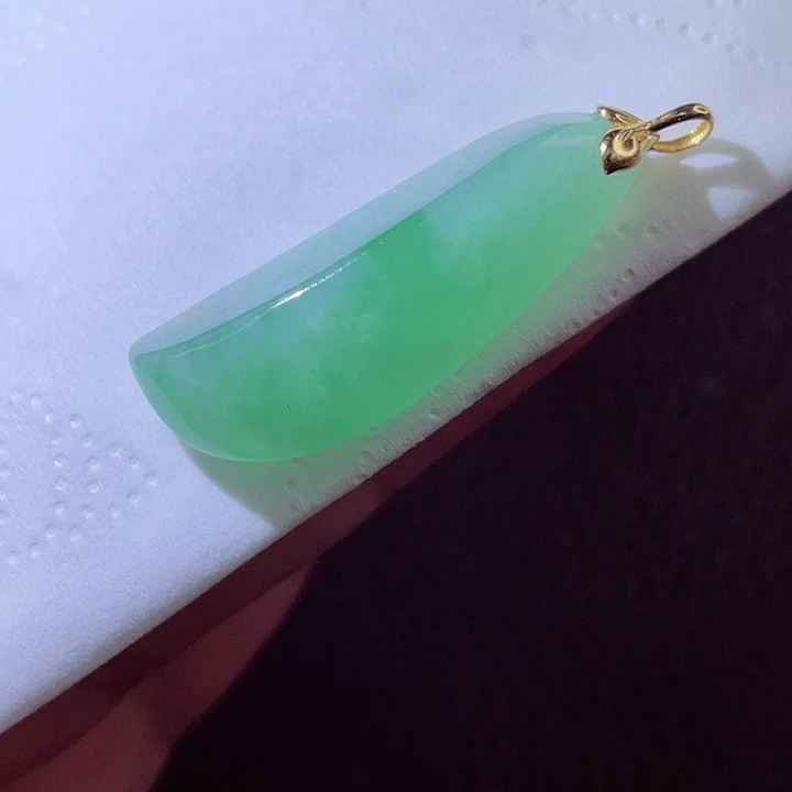翡翠18K金镶嵌颈饰翡翠