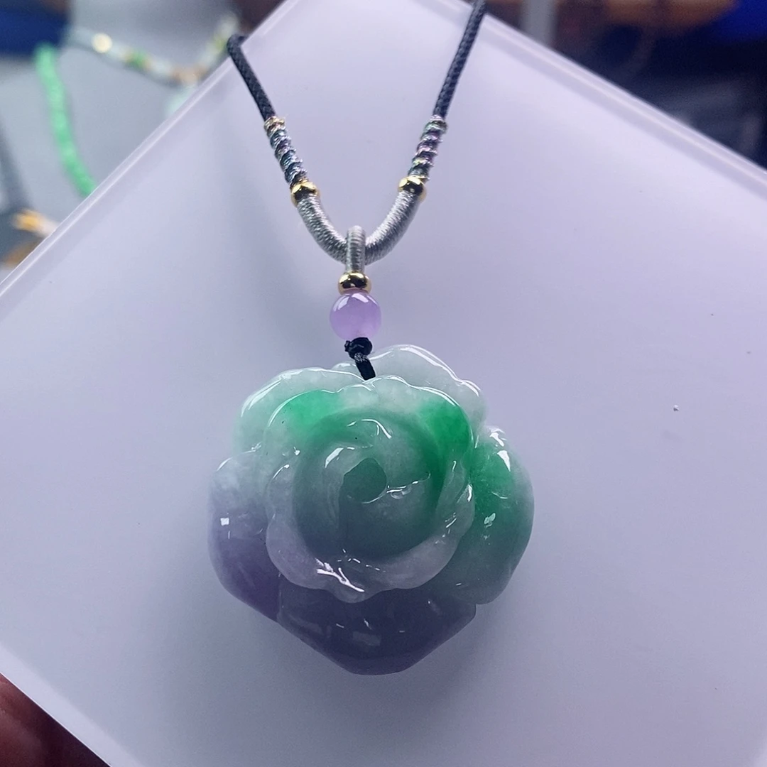 翡翠未镶嵌吊坠(赠链)