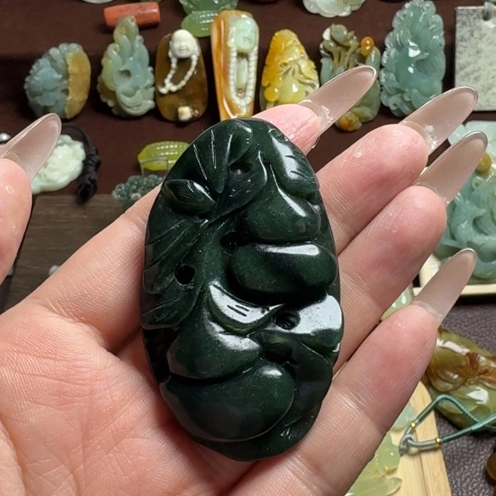 蛇纹石玉未镶嵌吊坠