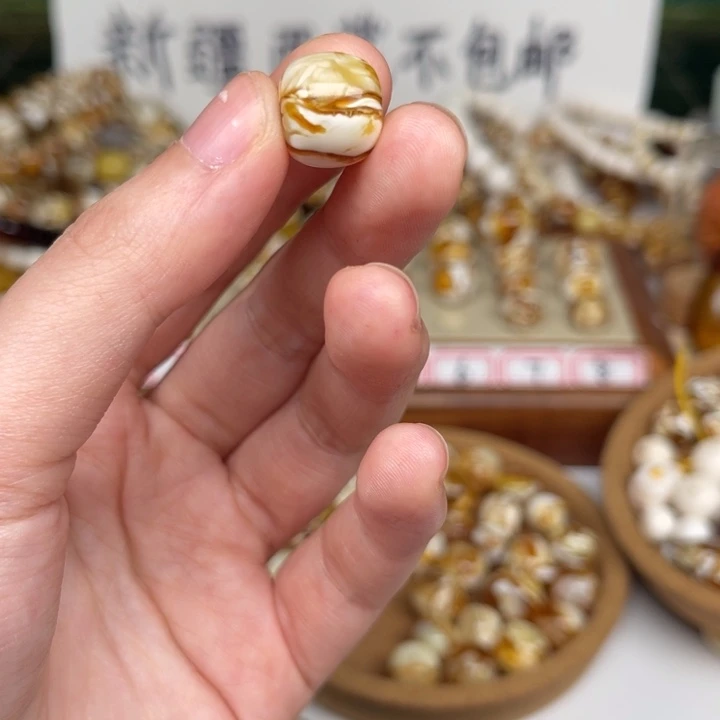 未镶嵌琥珀裸石G****r31号