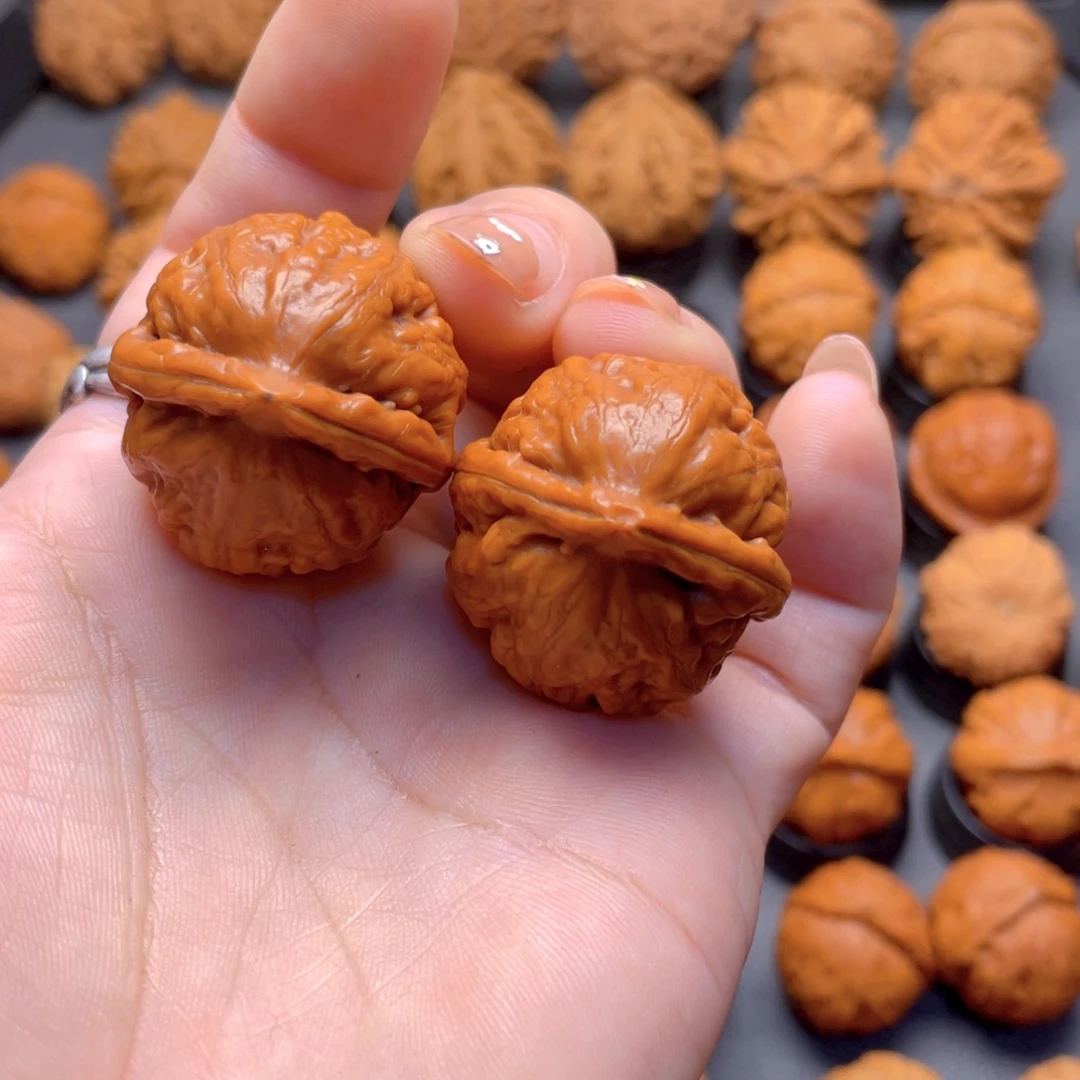 核桃文玩把件玉龙石尖有磕