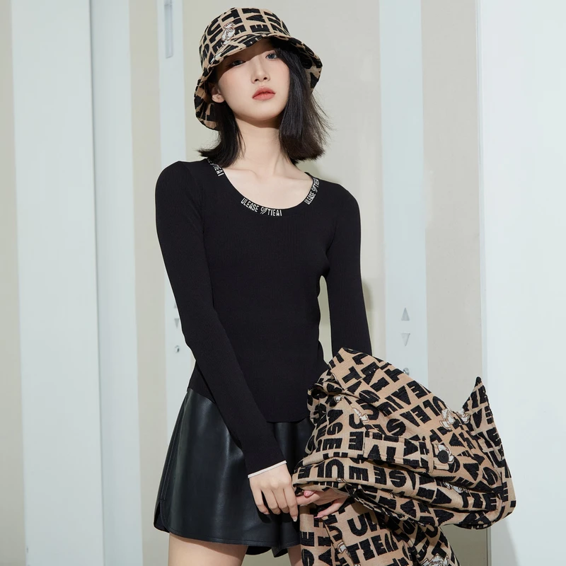UTI新款黑色圆领字母印花针织衫女百搭休闲潮打底衫