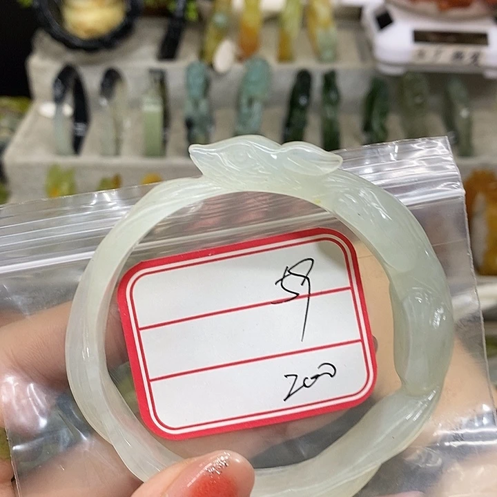 Y***友蛇纹石玉未镶嵌手镯