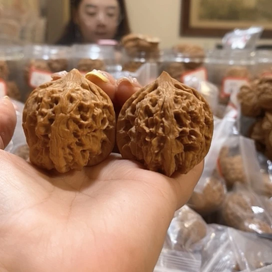 文玩核桃吊坠牛*田39鸡心有修