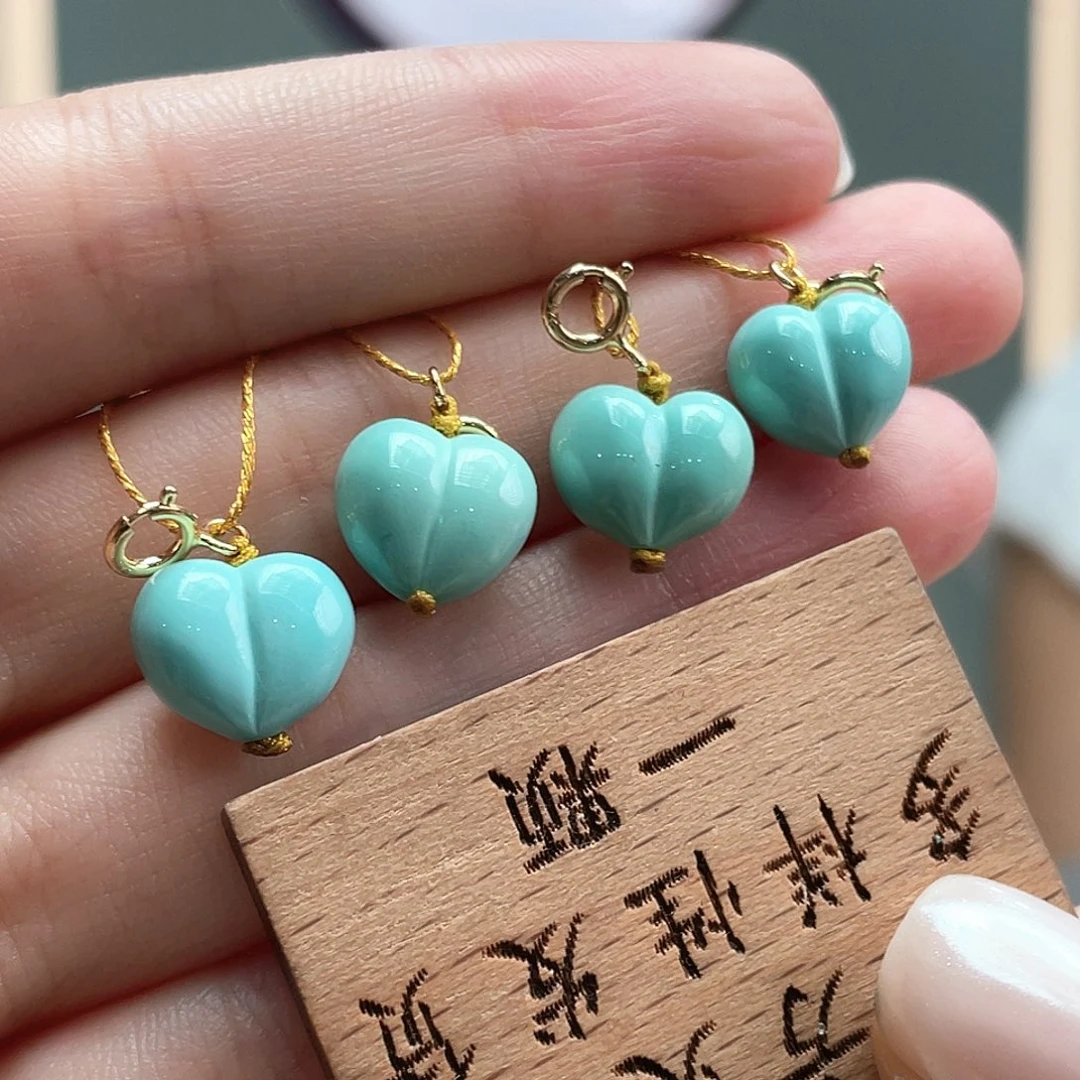 未镶嵌绿松石颈饰