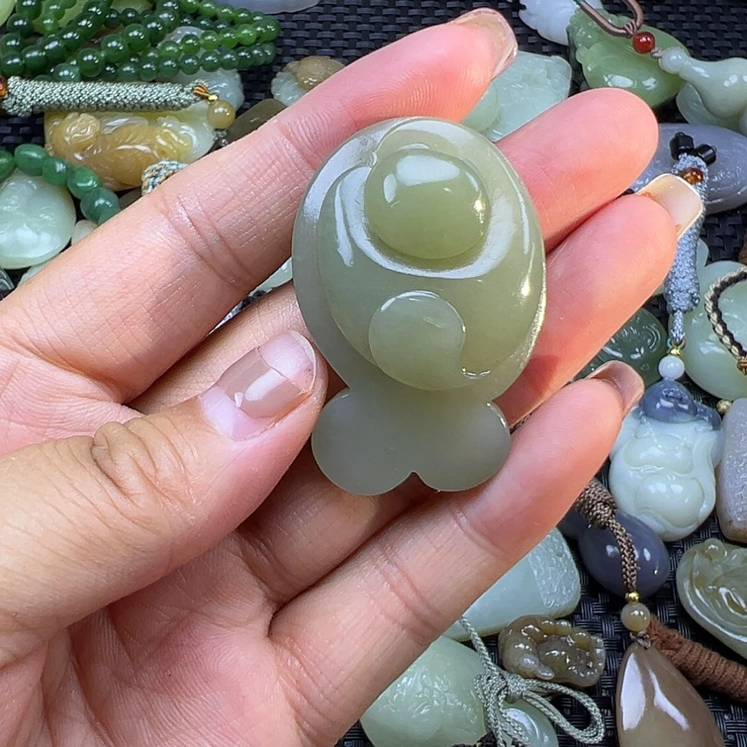 和田玉未镶嵌颈饰卡44