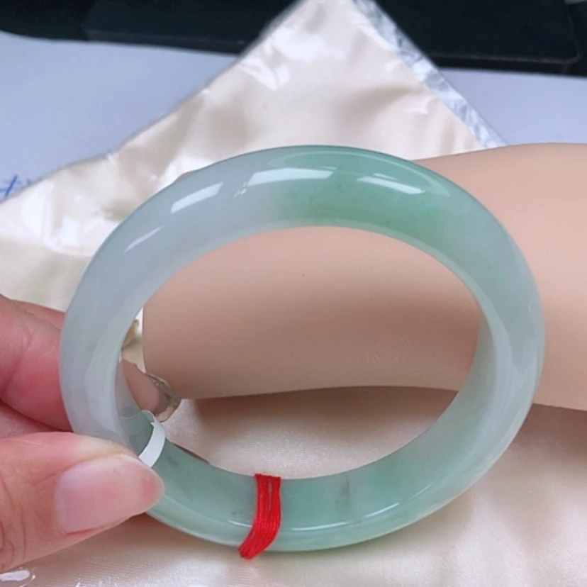 【闪购商品】翡翠手镯未镶嵌，